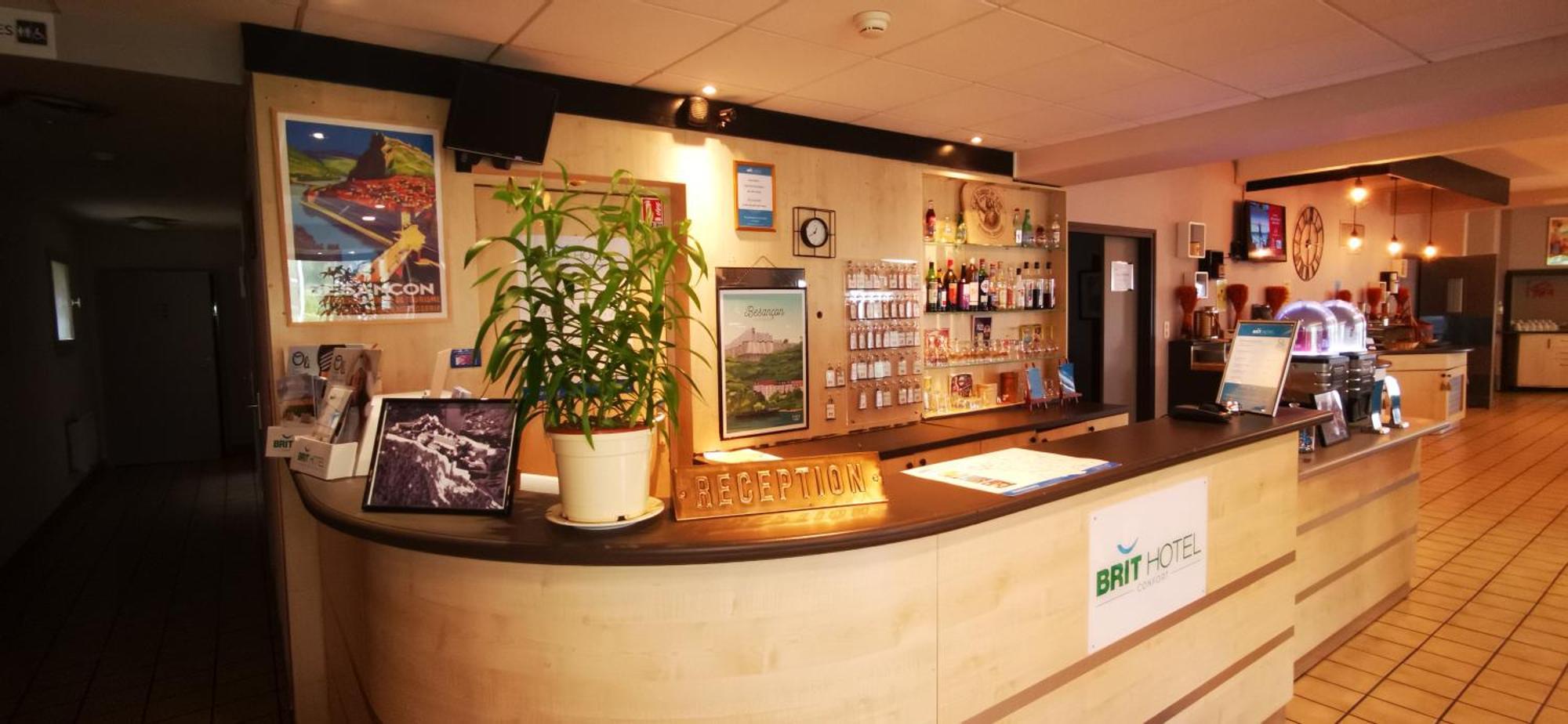 Brit Hotel Besancon L'Horloge Eksteriør billede