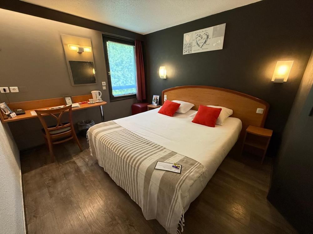 Brit Hotel Besancon L'Horloge Eksteriør billede