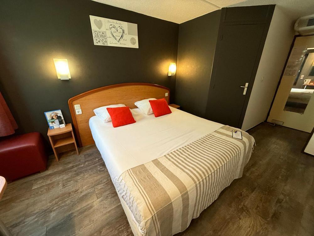 Brit Hotel Besancon L'Horloge Eksteriør billede